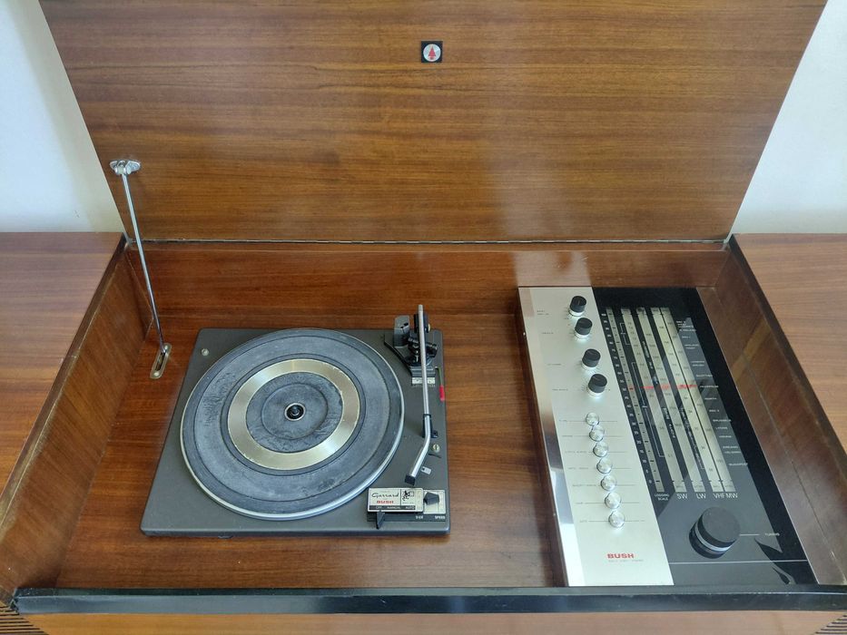 Rádio vinil anos 70 produzido em Inglaterra