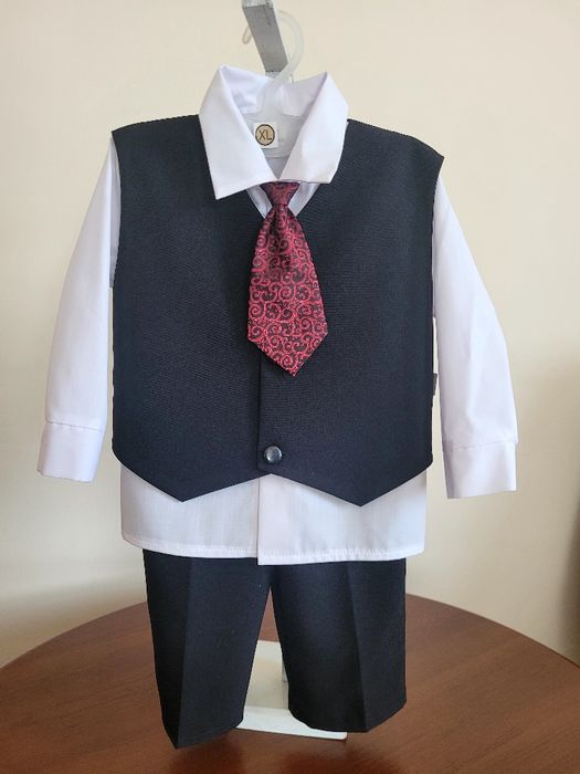 Chłopięcy garniturek