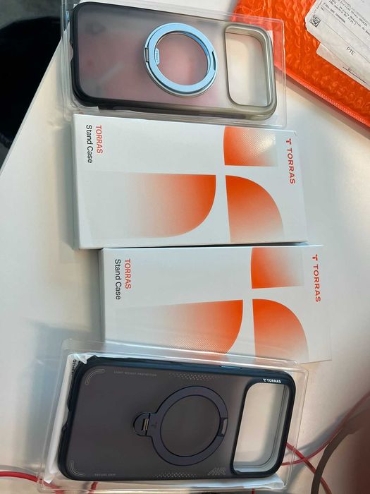 TORRAS Ostand Q3 Air - Capa com airbags reais para iPhone 17 Pro Max