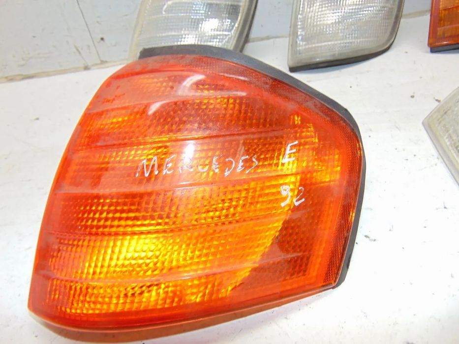 Mercedes farolins pisca
