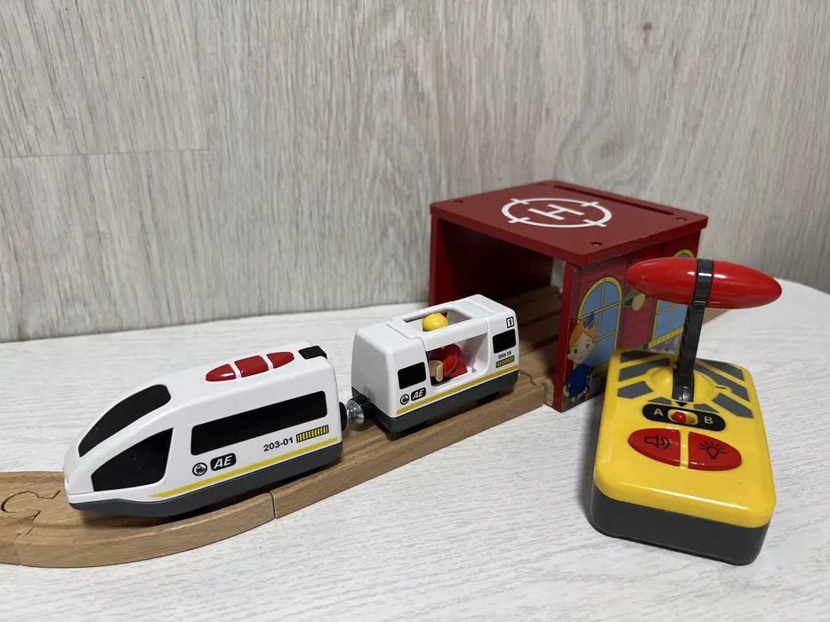 Локомотив Playtive, IKEA, BRIO, Edwone, поїзд, залізнична дорога