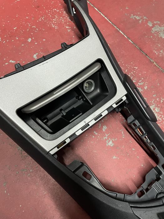 Consola central bmw serie 1 E82 E81 E87