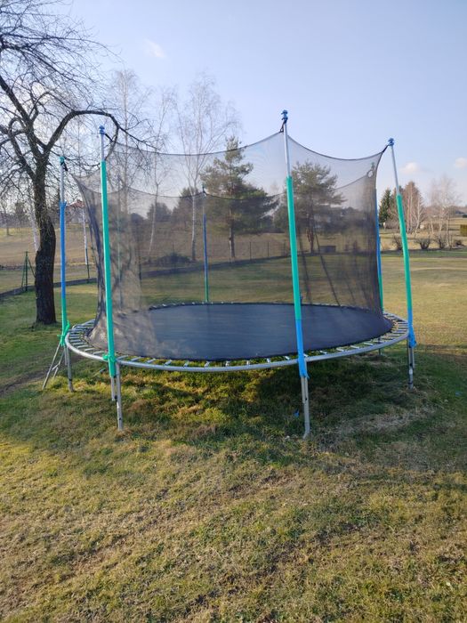 Trampolina ogrodowa. Duża.