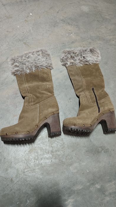 Botas de Cano Alto Boho-Chic com Pelo – Estilo Soca/Clog