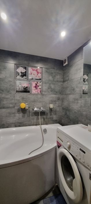 Оренда квартиру на Таврійсткому . Третій поверх .