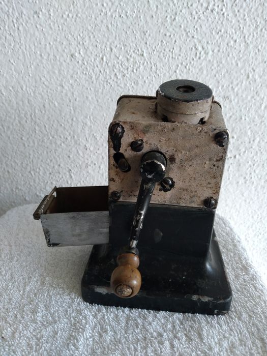 Afiador de lápis antigo