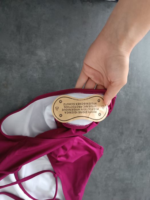 Закритий купальник