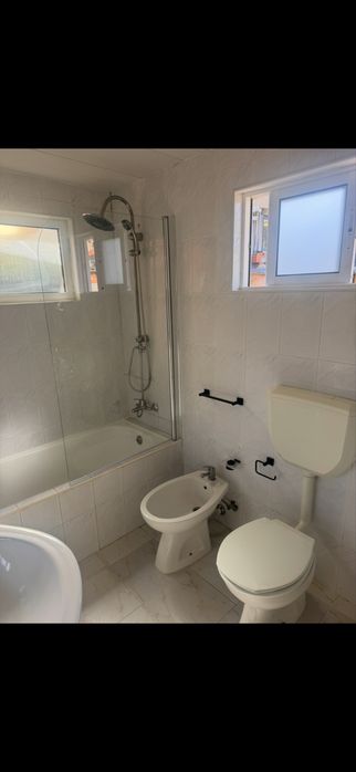 Moradia T2 com terreno 850 m2 a 900 mts da praia de lavadores