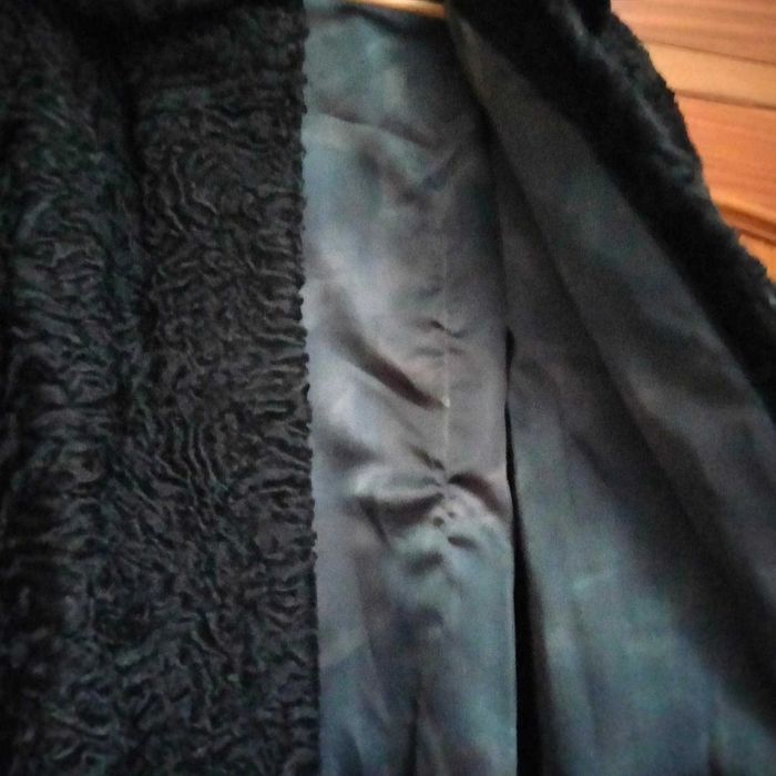Casaco Longo em Pele de Ovelha Karakul (Astrakan) - L/XL