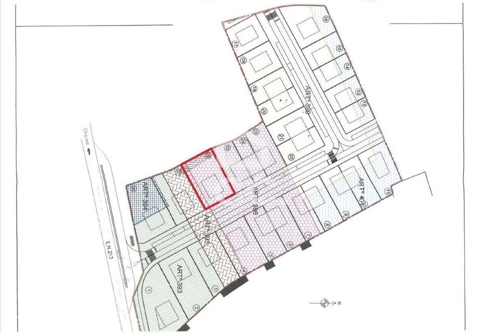 Lote de terreno destinado à construção de moradia, situado em uma loca