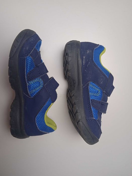Adidasy, butki na rzepy dla dziecka r.25