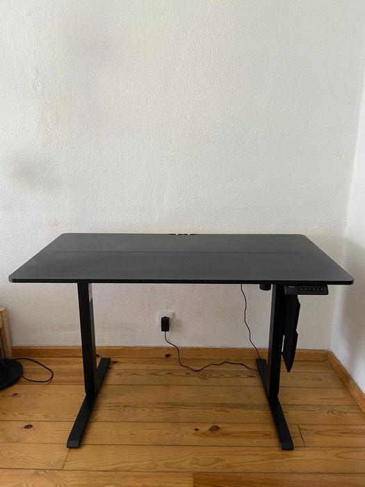 Estrutura de secretária elétrica ajustável em altura, ErGear Standing desk, com bolsa e ganchos