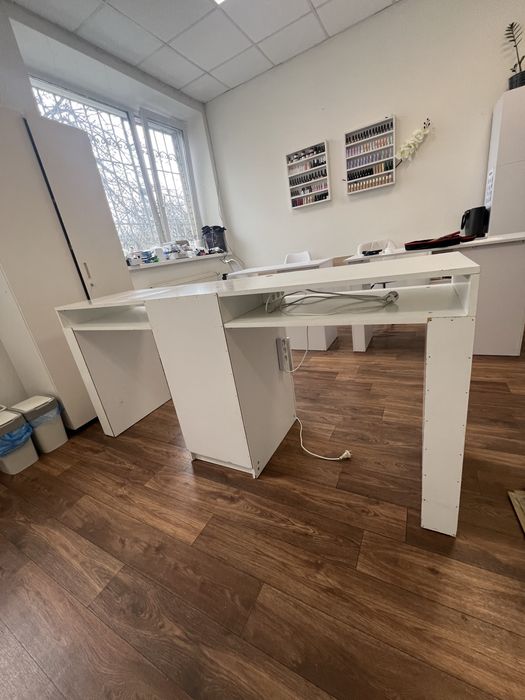 Манікюрний стіл  для двох майстрів