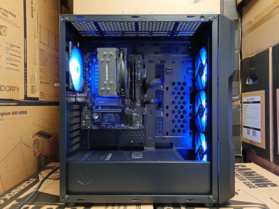 Nowy Komputer Gamingowy Ryzen 7 7800X3D 64GB 2TB SSD RTX 5070 TI 16GB