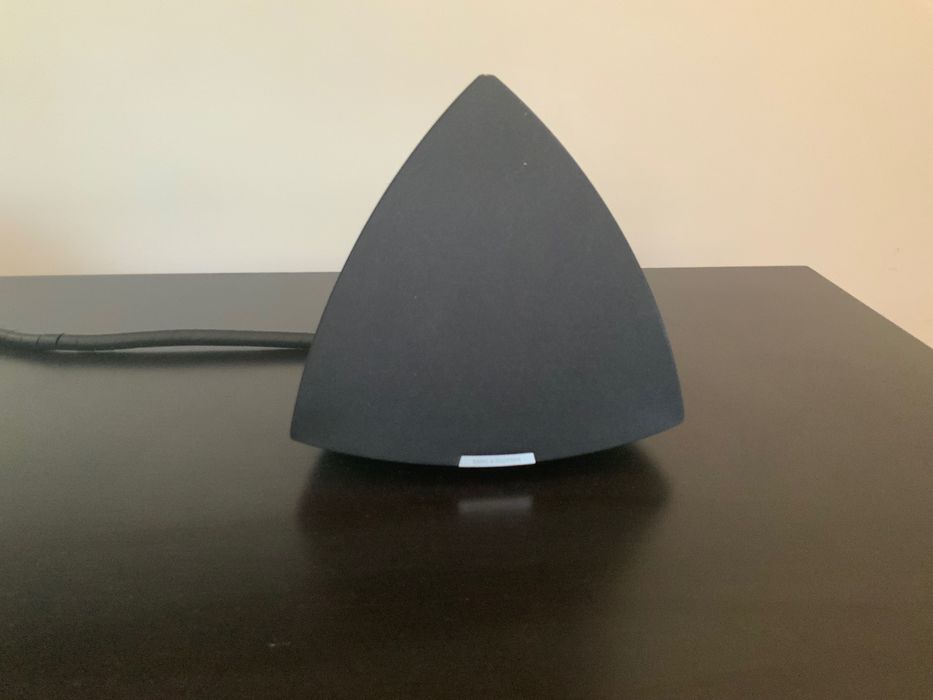 Beolab 4 Colunas de som e BeoSound Essence MKII Bang & Olufsen