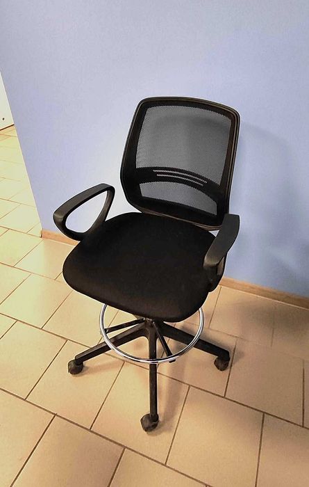 Krzesło / krzesła biurowe