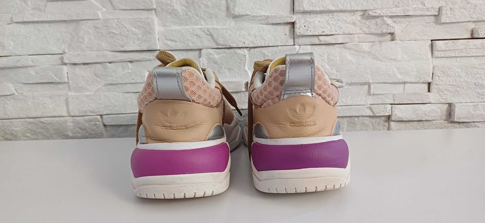 Buty ADIDAS SUPERCOURT WORLD roz.38 wkł.23,5 cm.