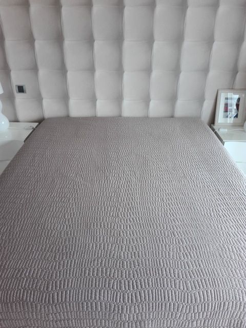 Edredão acetinado Zara Home