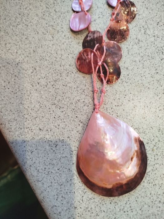 Wisior korale z muszli