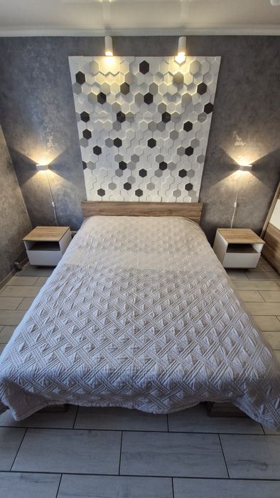 Двухкомнатная студия центр. Квартиры посуточно