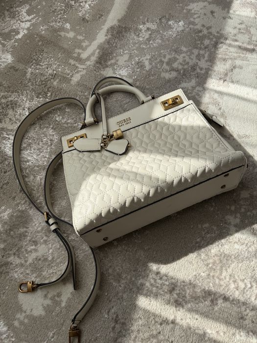 Сумка від Guess велика