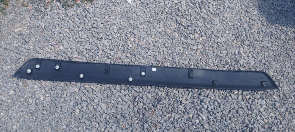 Молдинг нижній кришки багажника Toyota RAV4 7680242140