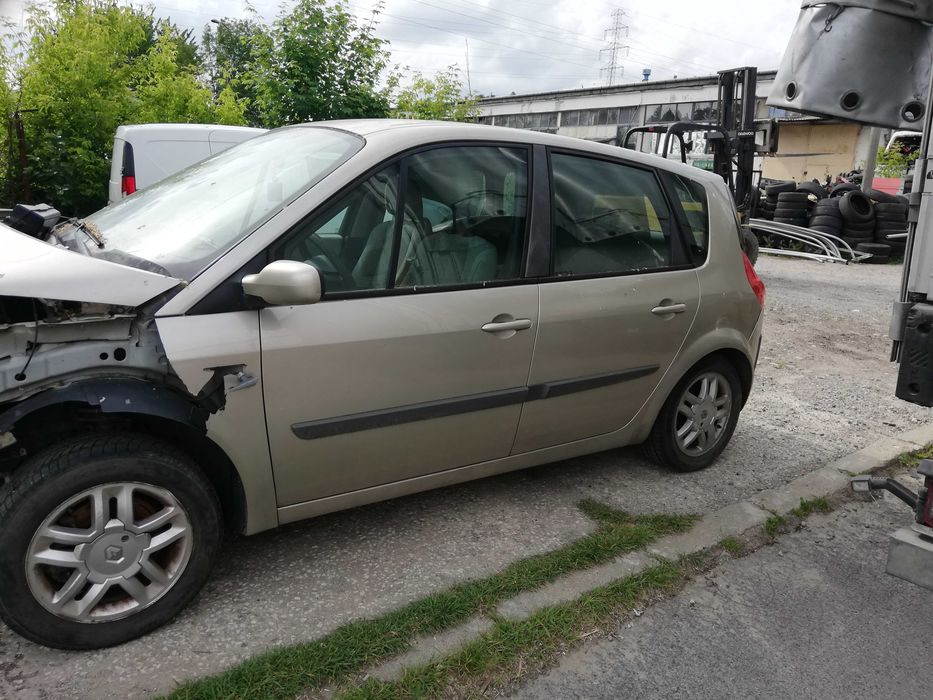 Renault Scenic II 1,9 DCI 2005r- Klapa tył i inne  części
