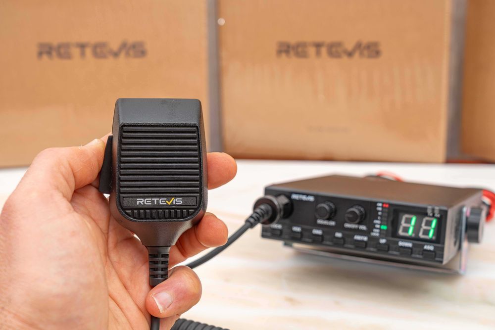 Radio CB móvel 40 canais em AM e FM, 4 Watts, novo na embalagem.