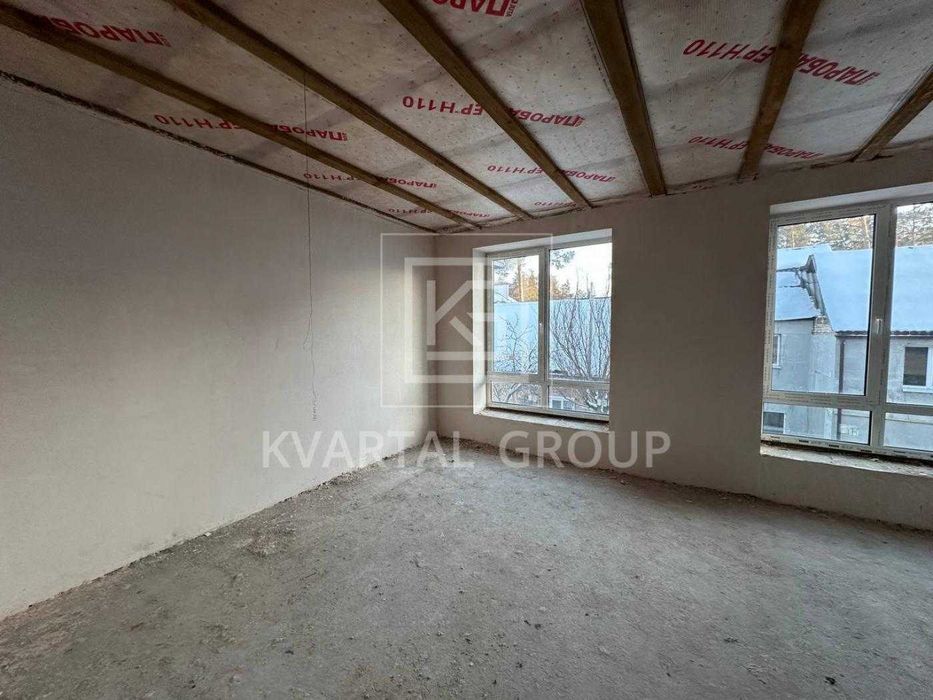 Продам ГАРНИЙ таунхаус в районі Центрального парку. Газ.