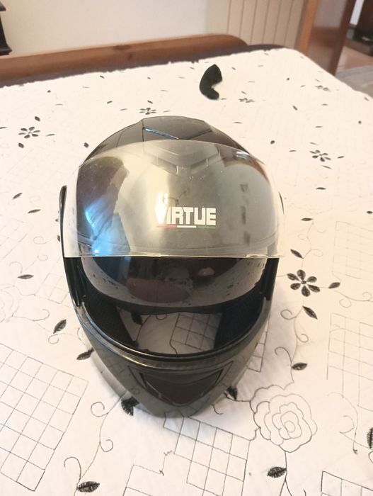 Capacete mota- cor preta