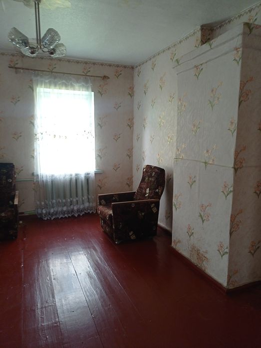 Оселя біля Чернігова. Поряд річка Десна. Є-ВІДНОВЛЕННЯ.