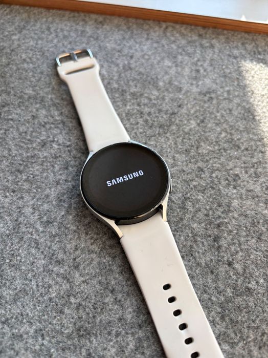 Samsung Galaxy Watch5 44 mm • SM‑R910 • Biały pasek