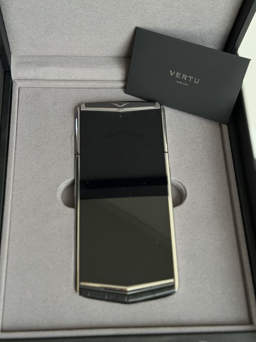 Vertu Agent Q продам