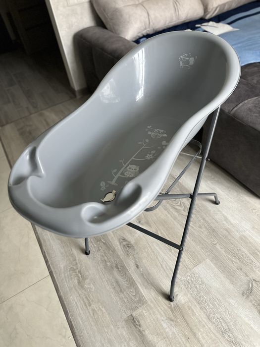Дитяча ванночка з підставкою