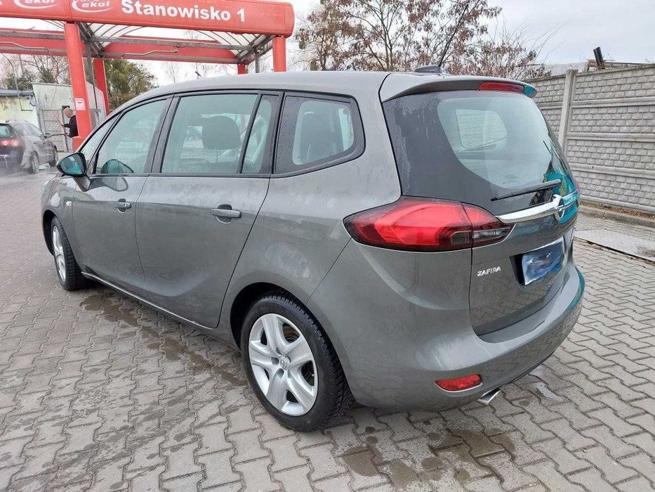 Wypożyczalnia wynajem samochodów Opel zafira C FL 2018 rok Automat