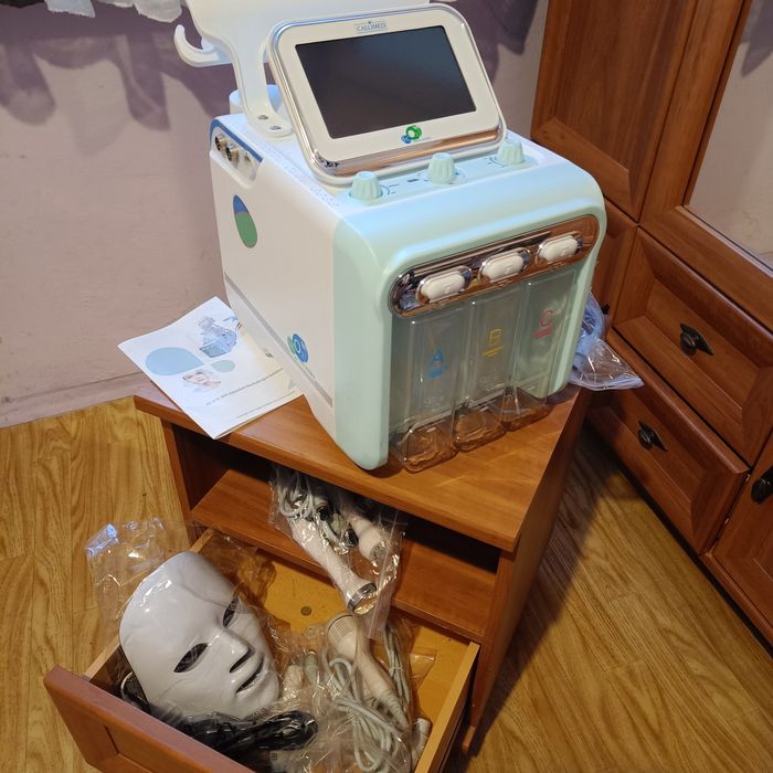 Kombajn kosmetyczny 8w1