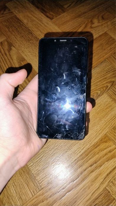 Продаю два телефона СРОЧНО (redmi note 9 та redmi 6a + два чохли на 6а