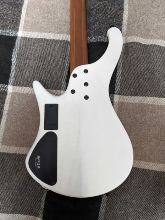 Gitara basowa Ibanez EHB1000-PWM - Headless