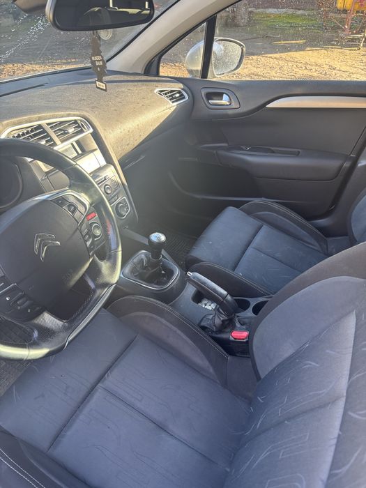 Citroen C4 2011.