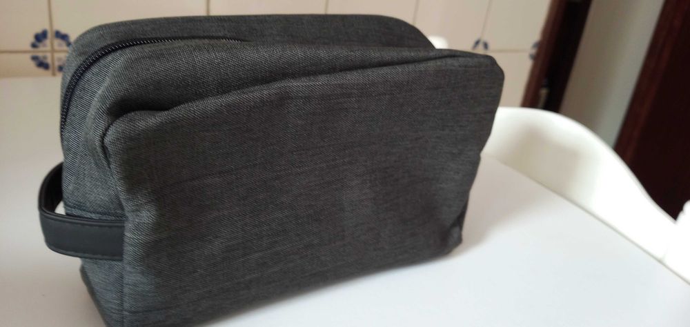 Saco+nécessaire+carteira 4€ cada