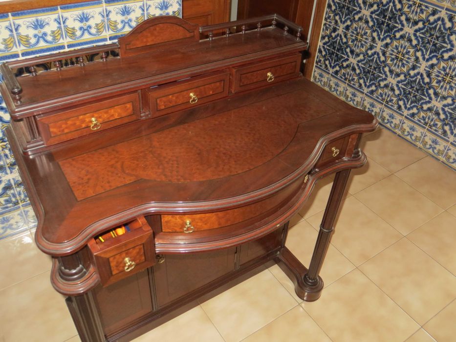 consola/aparador em cerejeira, como nova, com espelho