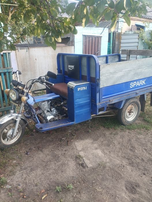 Продам трицикл Спарк