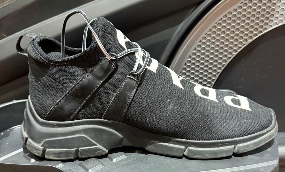 PRADA Sport 42р б/у