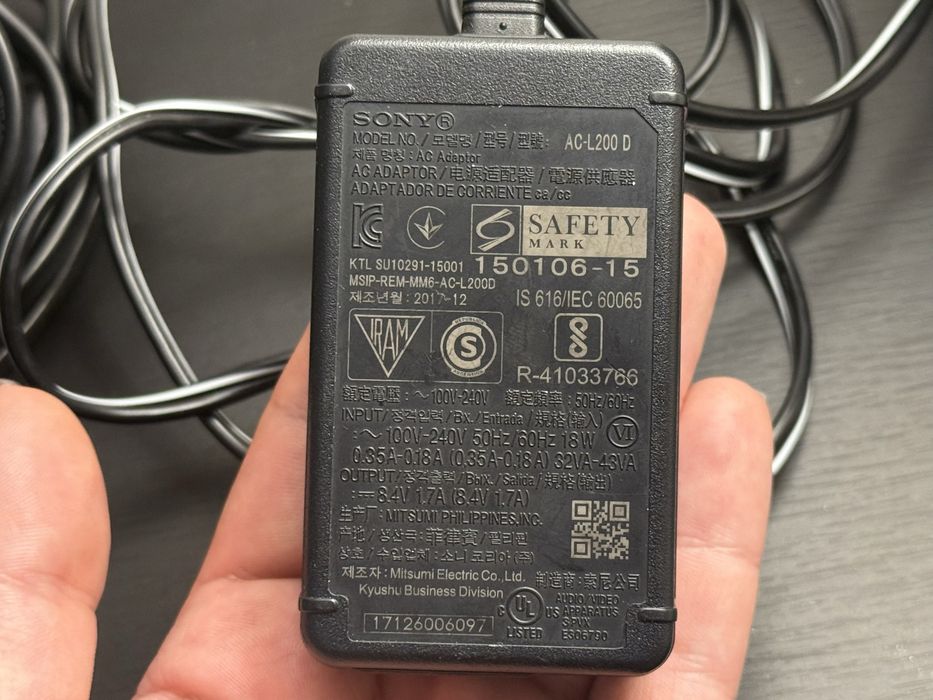 Oryginalna ładowarka/zasilacz Sony AC-L200D – sprawna, kompletna