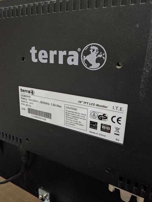 Монітор 19 дюймів