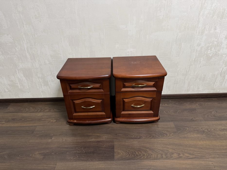 Ліжко деревʼяне 1,6 х 2,0 з матрасом + тумбочки