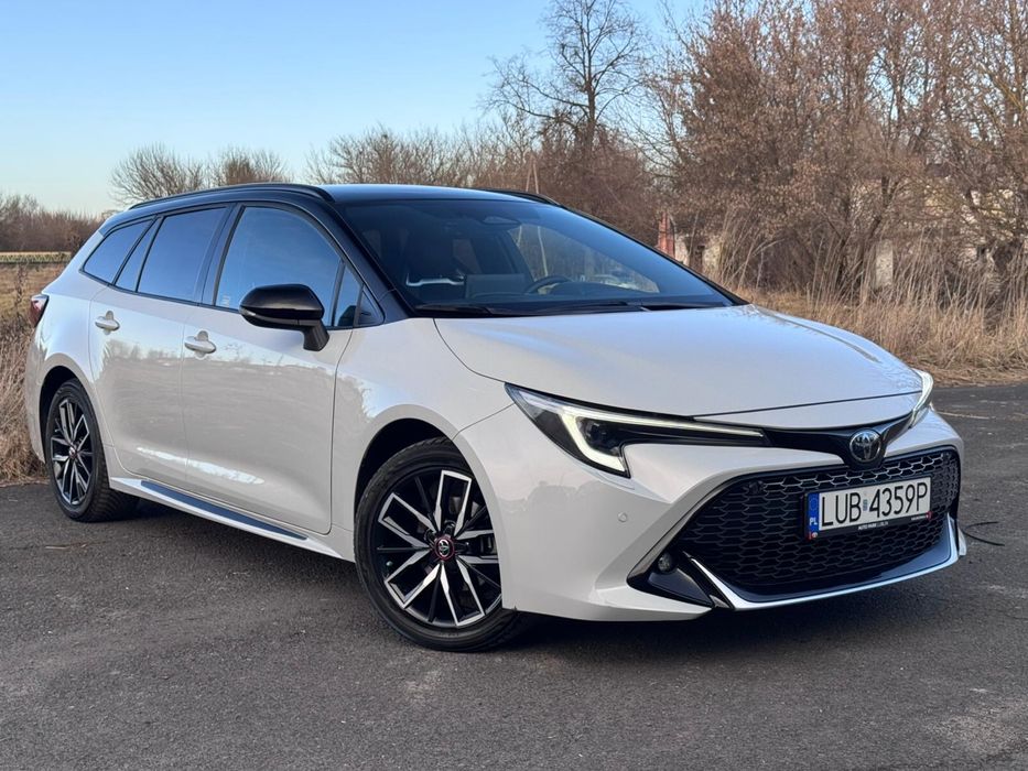 Wynajem Toyota corolla grsport automat wynajem samochów