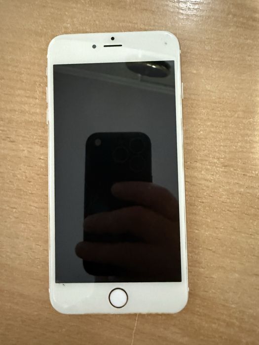 Продам iPhone 6s+