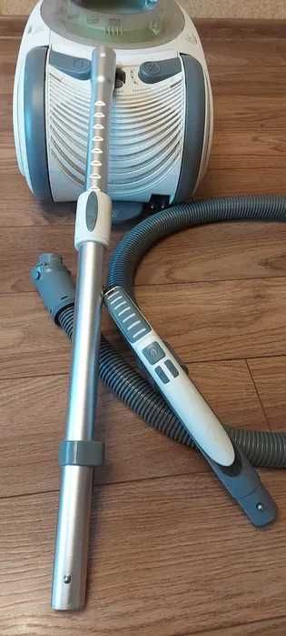 * Водозбірний, миючий пилесос "DeLonghi WFF 1800 PET".  Італія.