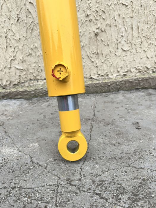 Продам Гідроциліндр на кун деліф 1800 новий